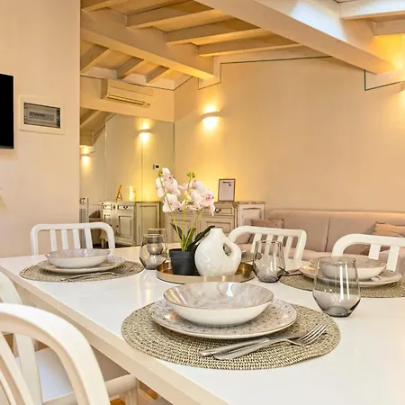 Historic Charm With Exposed Beams Ac In Apartment *