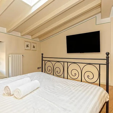 Historic Charm With Exposed Beams Ac In アパート *