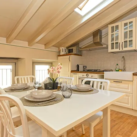 Historic Charm With Exposed Beams Ac In Bergamo