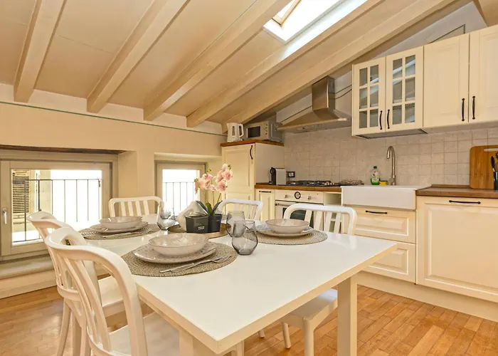 Historic Charm With Exposed Beams Ac In Bergamo