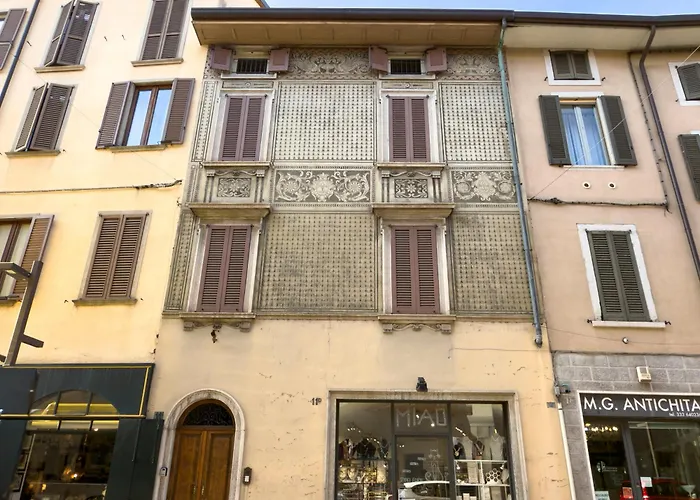 Historic Charm With Exposed Beams Ac In *