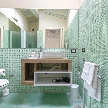 Historic Charm With Exposed Beams Ac In Apartament