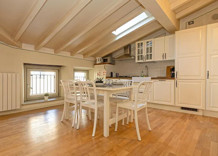 Historic Charm With Exposed Beams Ac In *