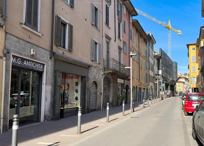 Historic Charm With Exposed Beams Ac In Apartament Bergamo